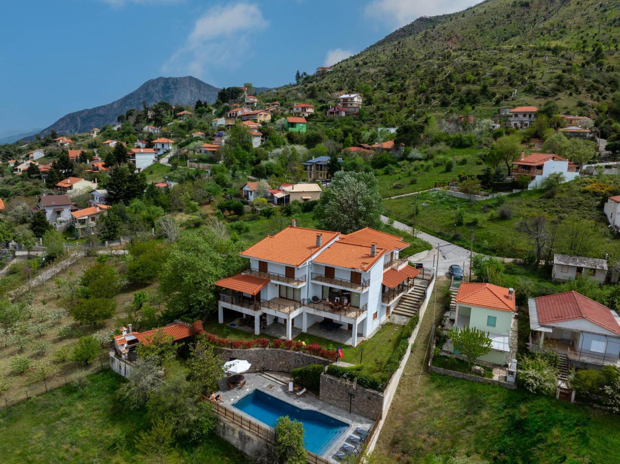 Traditional Luxury Villa Armonia Егіо Екстер'єр фото