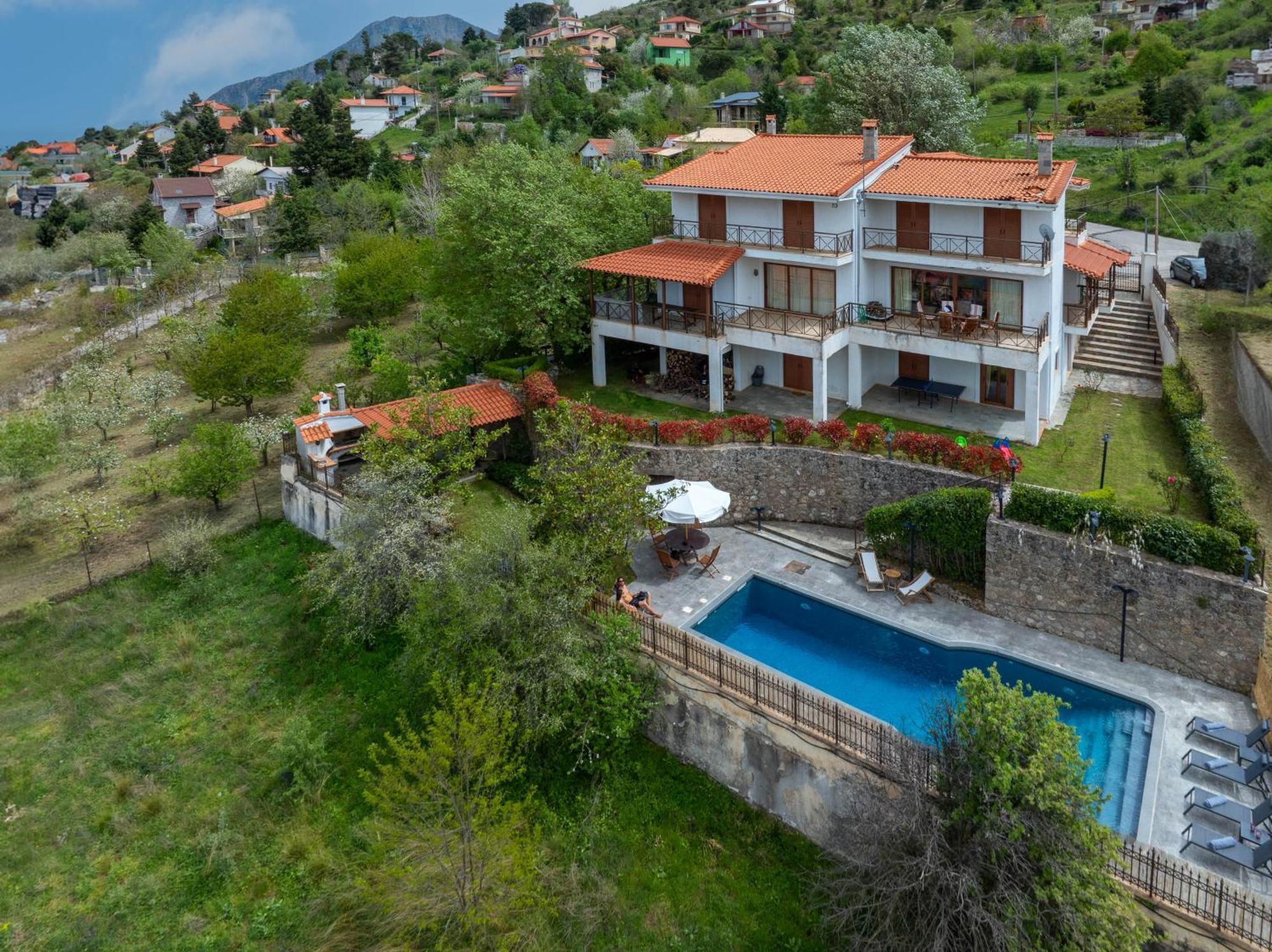 Traditional Luxury Villa Armonia Егіо Екстер'єр фото